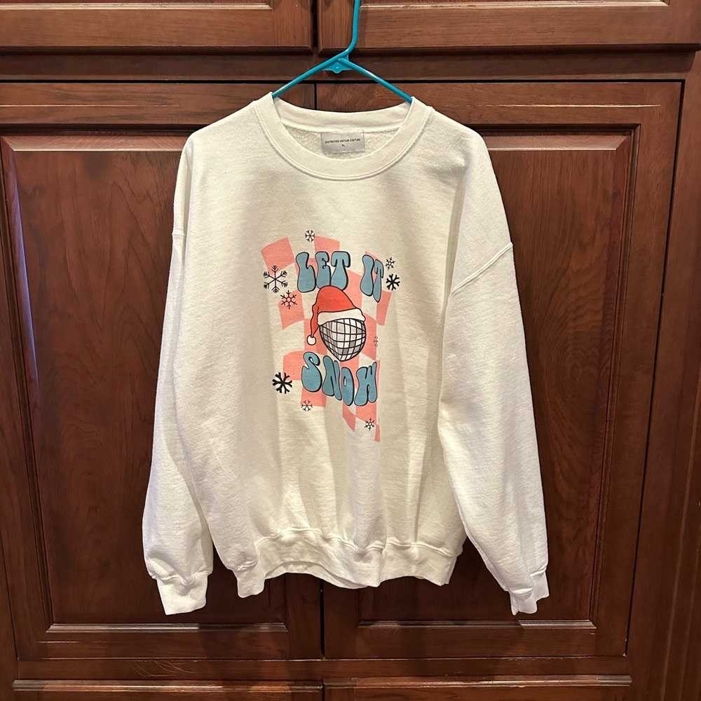“Let it Snow” crewneck sz XL